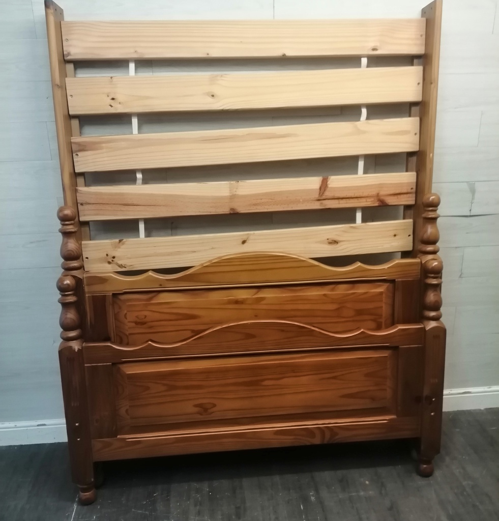 Solid pine 4ft6" bed frame