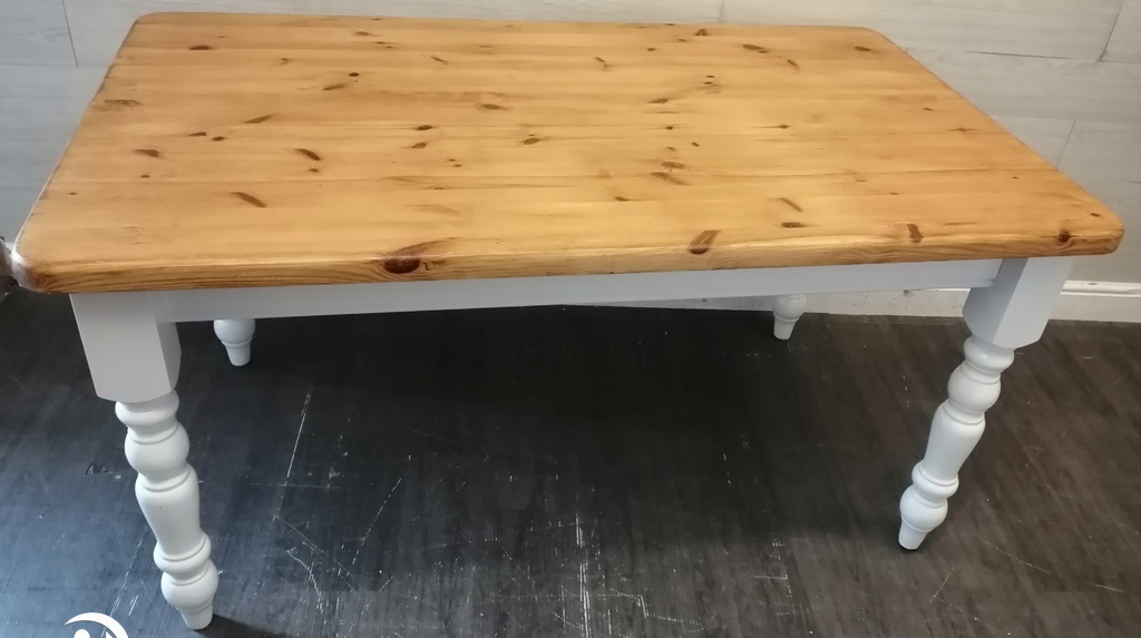 SOLID PINE 5FT DINING TABLE