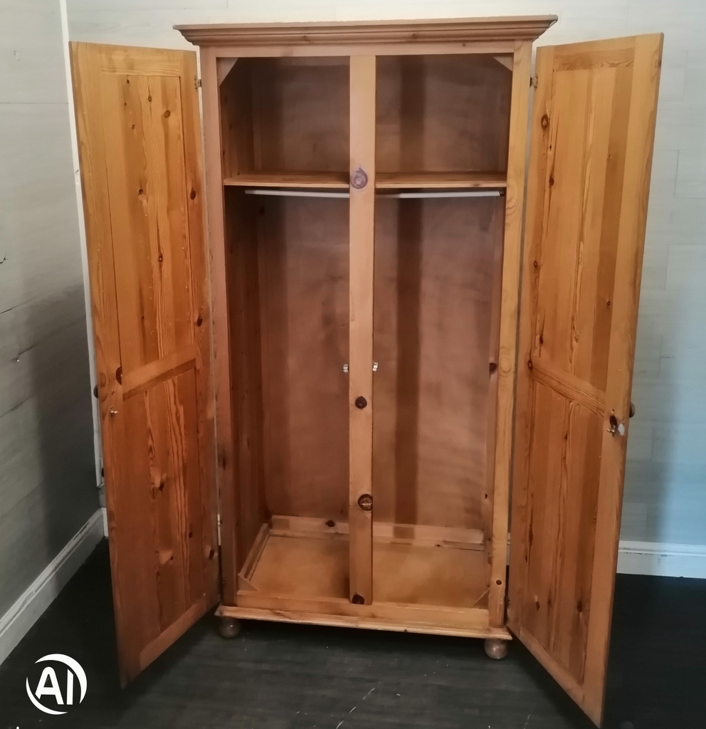 Double pine wardrobe