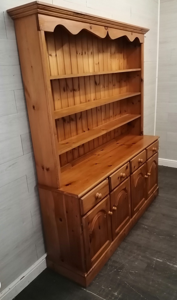 Quality solid pine large dresser unit