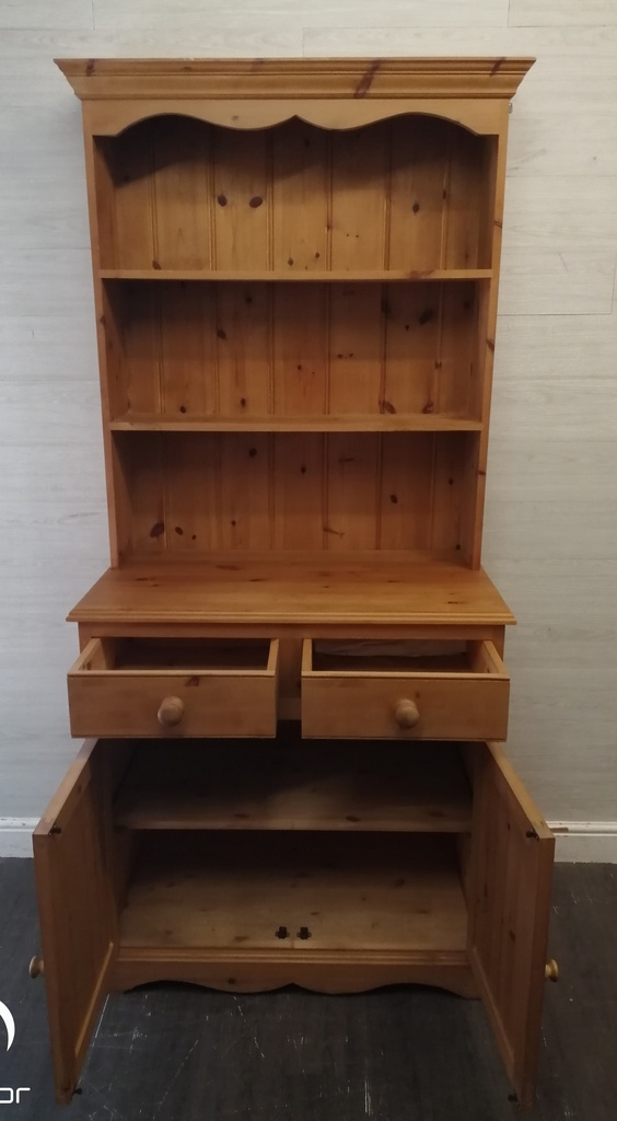 LOVELY NEAT SOLID PINE DRESSER