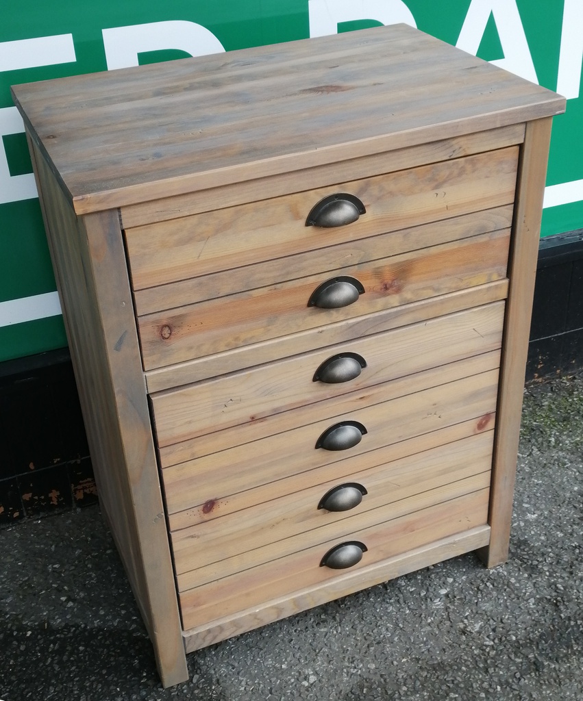RUSTIC STYLE SIDEBOARD / CHEST