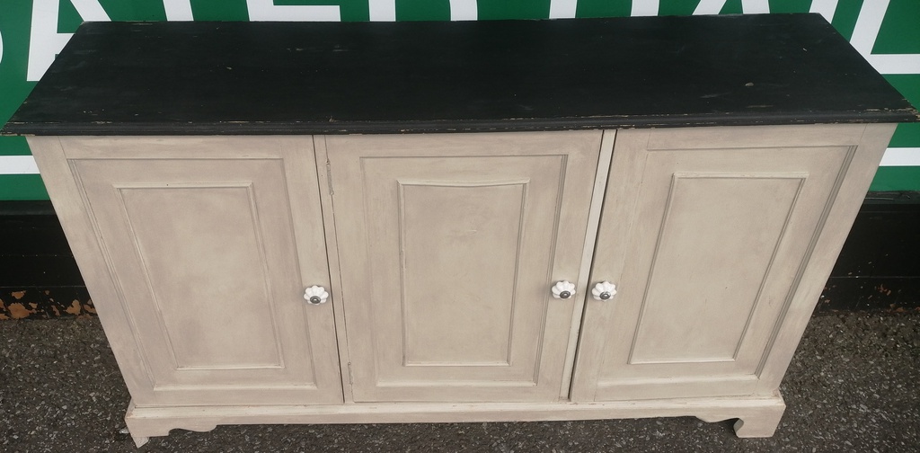 SHABBY CHIS SOLID PINE SIDEBOARD