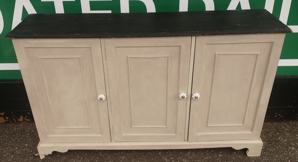 SHABBY CHIS SOLID PINE SIDEBOARD