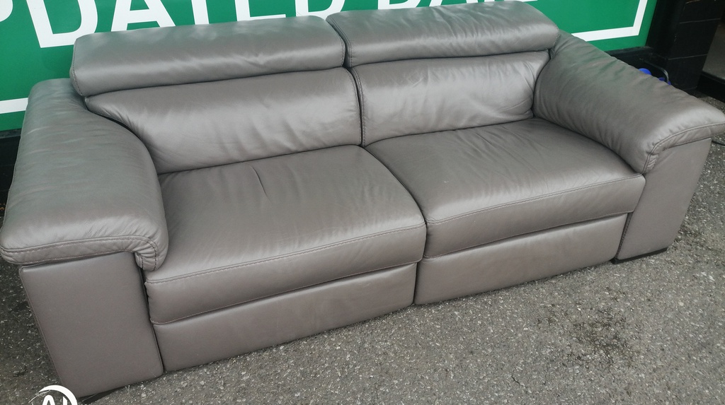 QUALITY NATUZZI LEATHER RECLINER SOFA