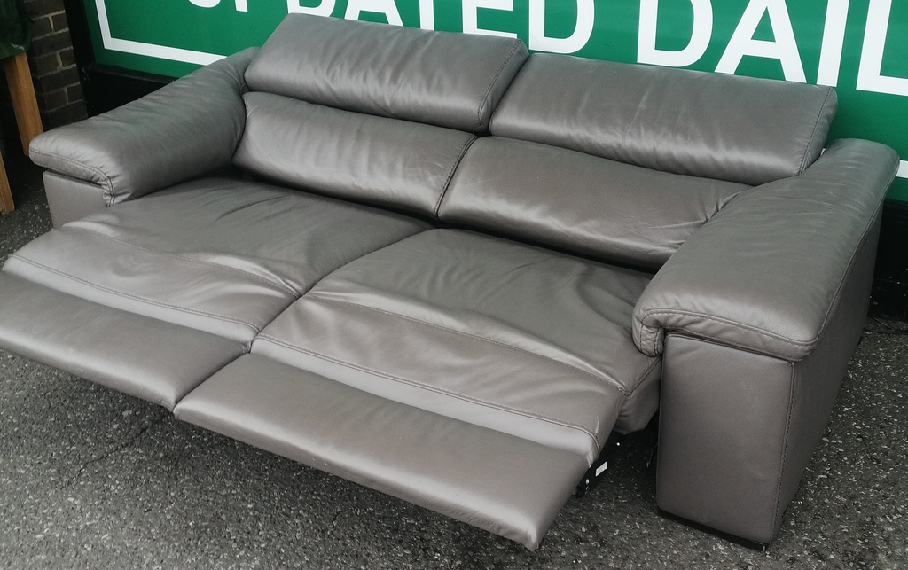 QUALITY NATUZZI LEATHER RECLINER SOFA