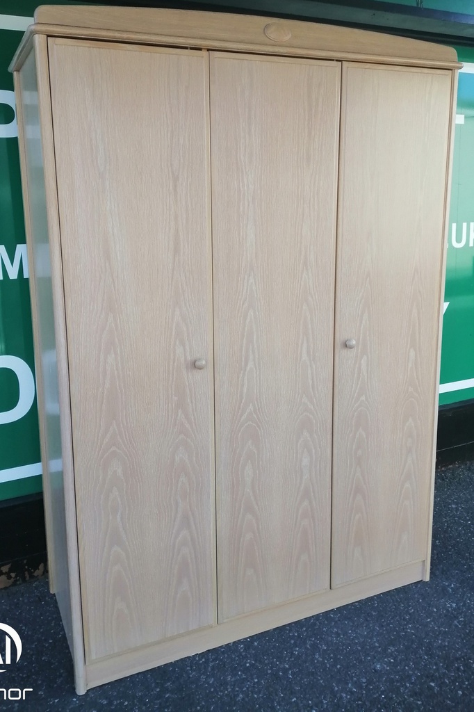 LOVELY  TRIPLE LIME WASH STAG WARDROBE
