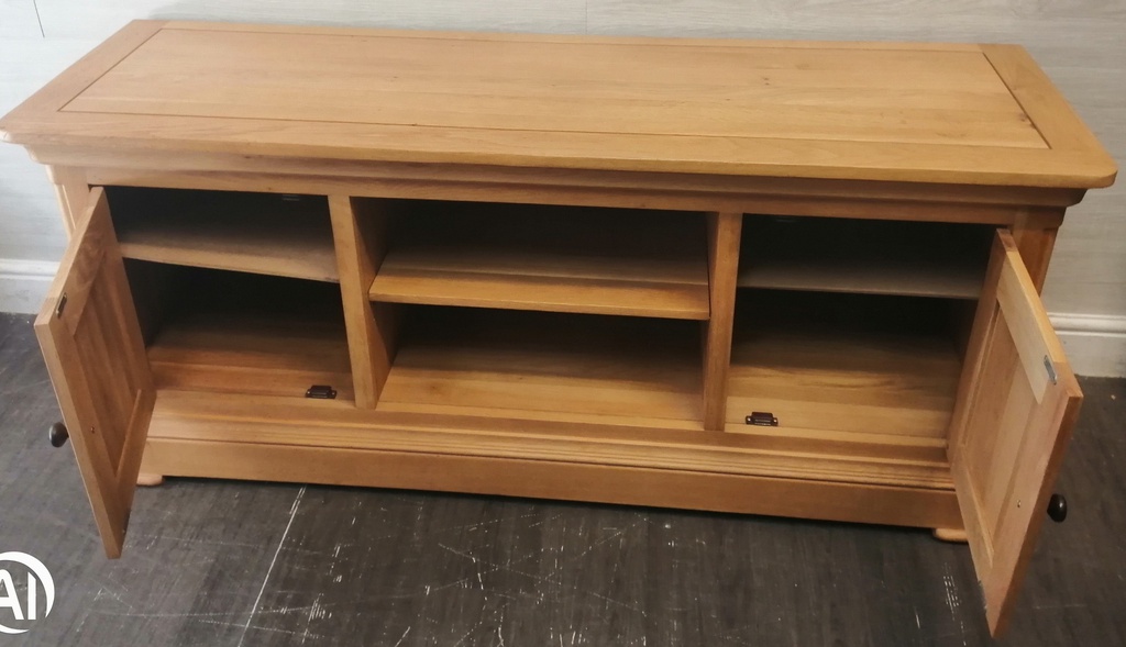 QUALITY OAK TV BENCH