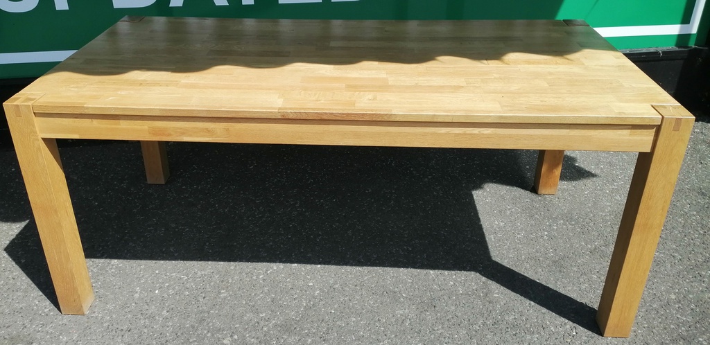 LOVELY LARGE BLOCK OAK DINING TABLE