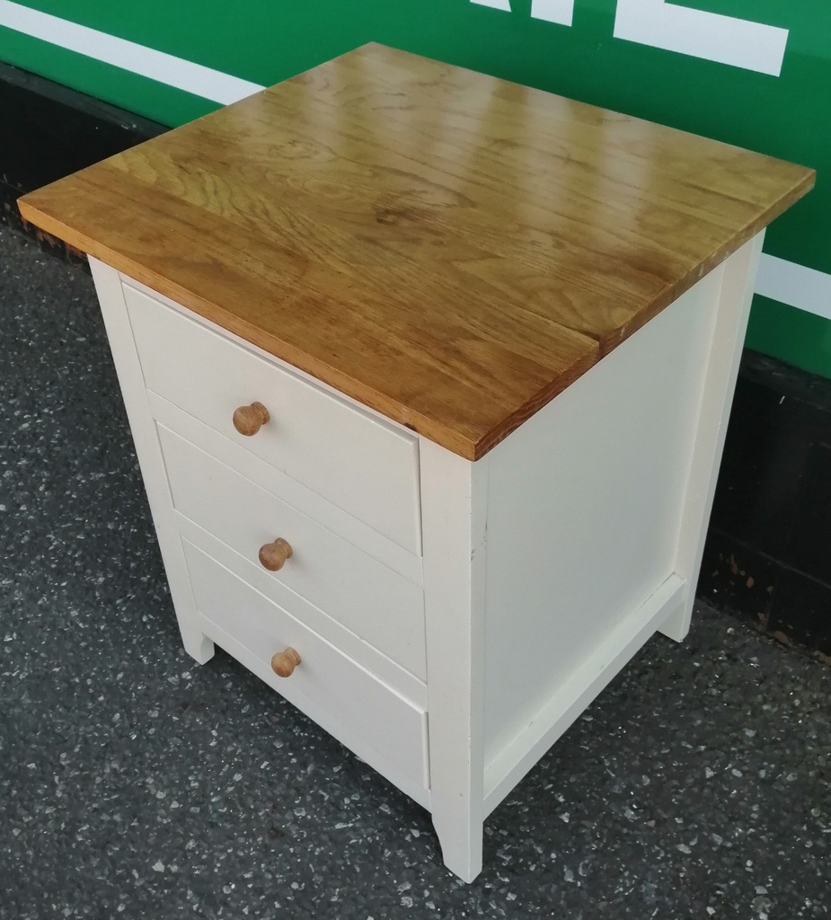SHAKER STYLE OFF WHITE  BEDSIDE CHEST OF THREE DRAWERS