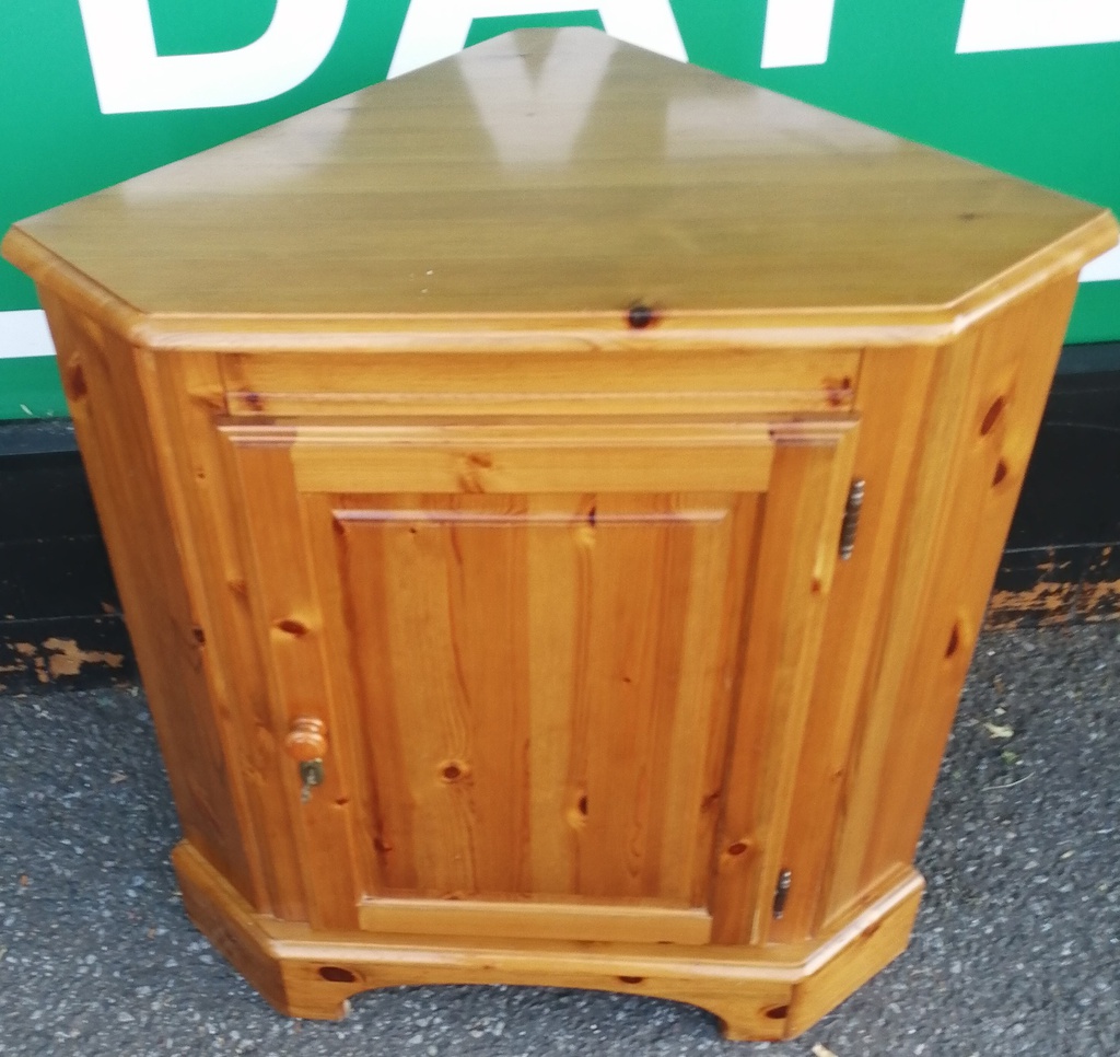 Neat Solid Pine Ducal Corner Unit