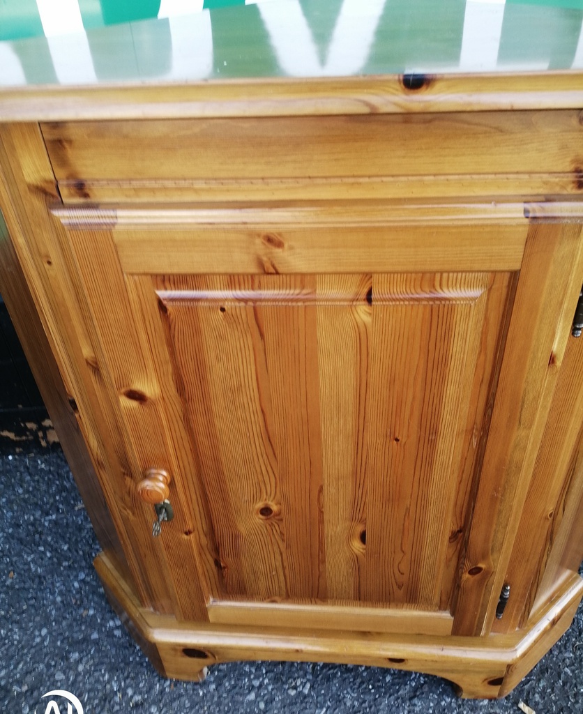 Neat Solid Pine Ducal Corner Unit