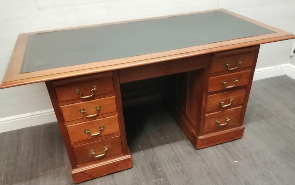 LOVELY VINTAGE LEATHER TOP DESK
