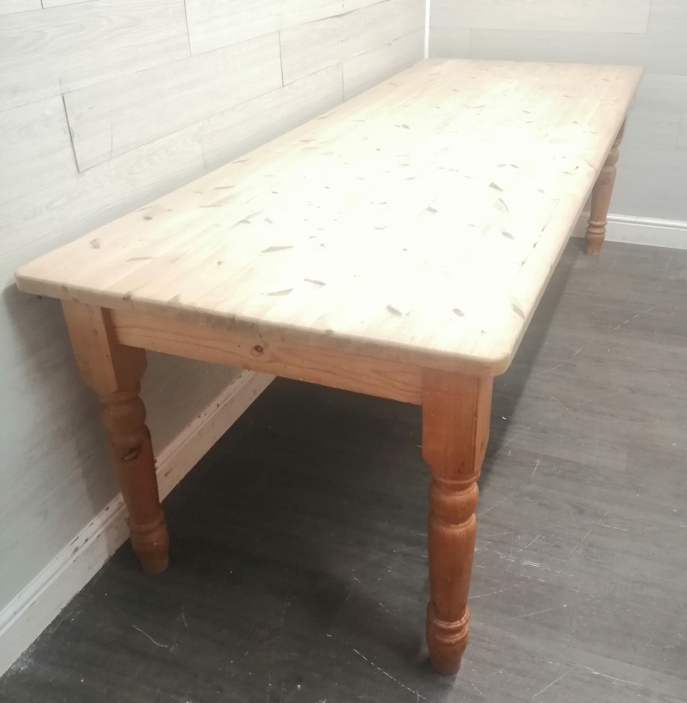 Great 8ft Solid Pine Dining Table
