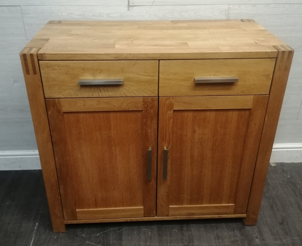LOVELY BLOCK OAK MODERN SIDEBOARD