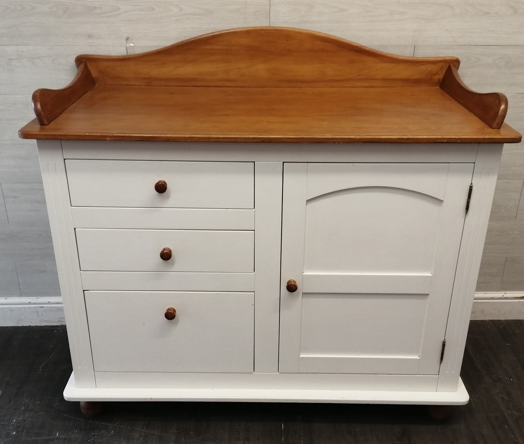 large White Shaker Style Sideboard / chest
