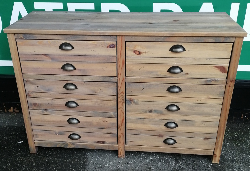 RUSTIC STYLE SIDEBOARD / CHEST