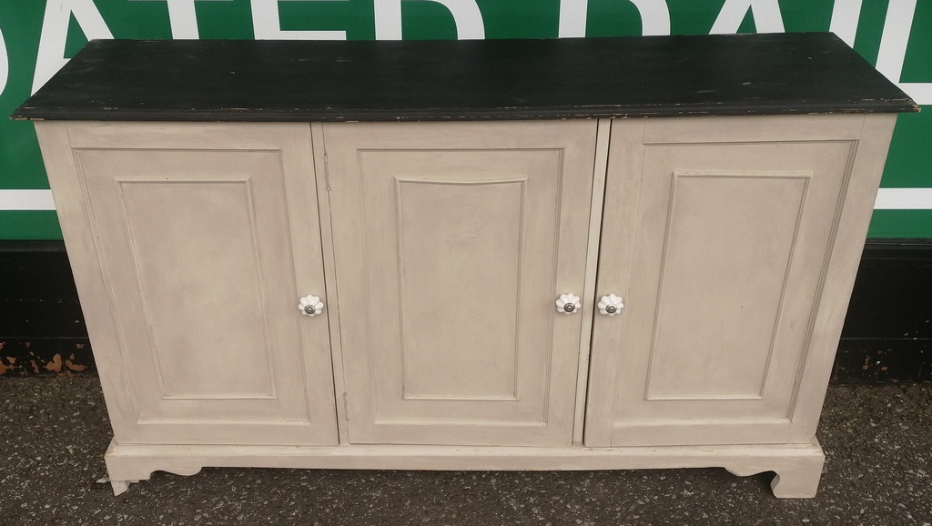 SHABBY CHIC SOLID PINE SIDEBOARD