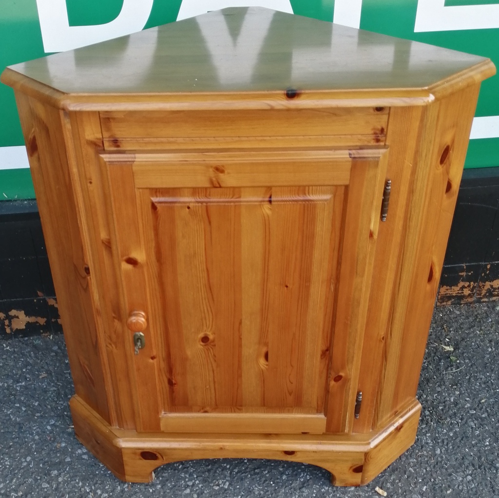 Neat Solid Pine Ducal Corner Unit