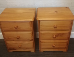 [HF17119] Pair of pine bedsides chests