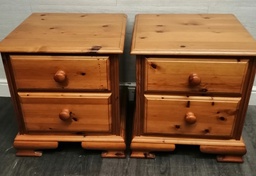 [HF17549] Pair of quality pine bedsides chests