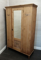 [HF17787] OLD PINE WARDROBE WITH MIRROR