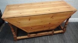 [HF18013] Large solid pine gate leg dining table