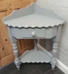 [HF18041] LOVELY PAINTED GREY CORNER TABLE