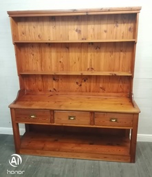 [HF18081] Lovely large  pine display dresser