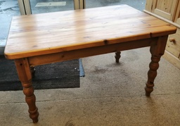[HF18399] SOLID PINE 4FT 7" DINING TABLE