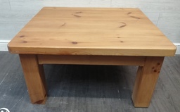 [HF18495] Solid chunky pine coffee table